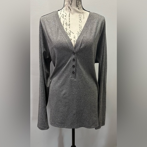 Athleta Gray Fitted Long Sleeve Blouse🤍 - Picture 2 of 12